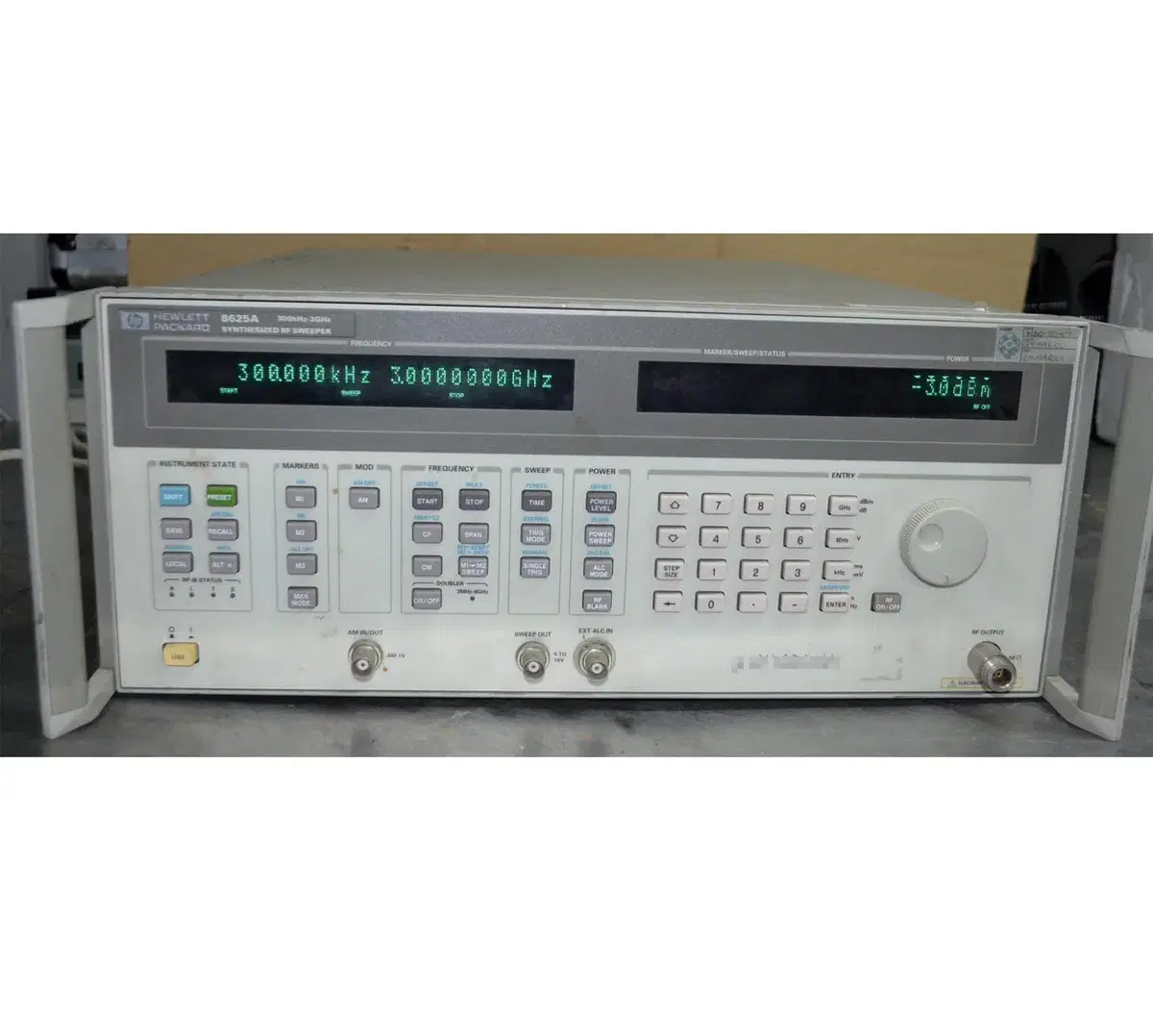 HP 8625A 300 kHz 3 GHz Synthesized